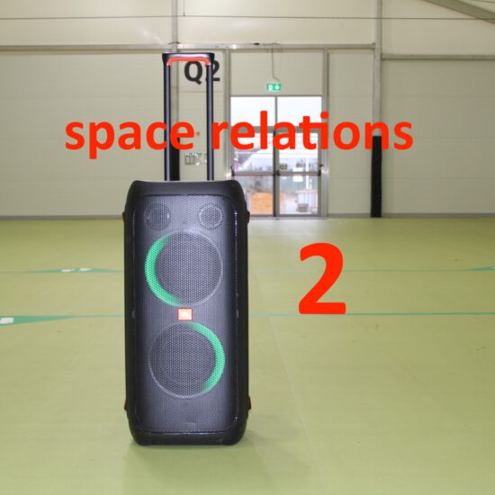Boombox in einer Halle