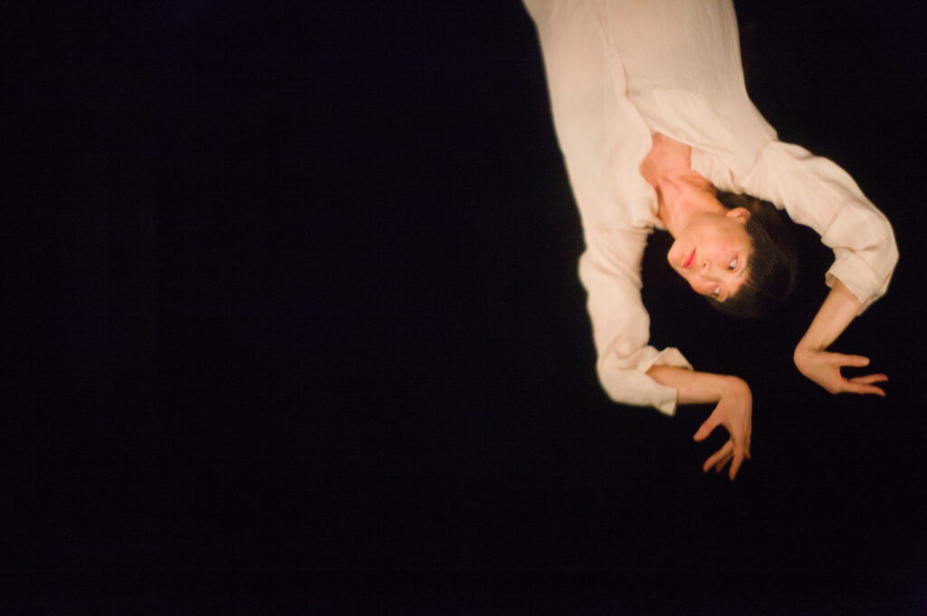 Megumi Eda upside down